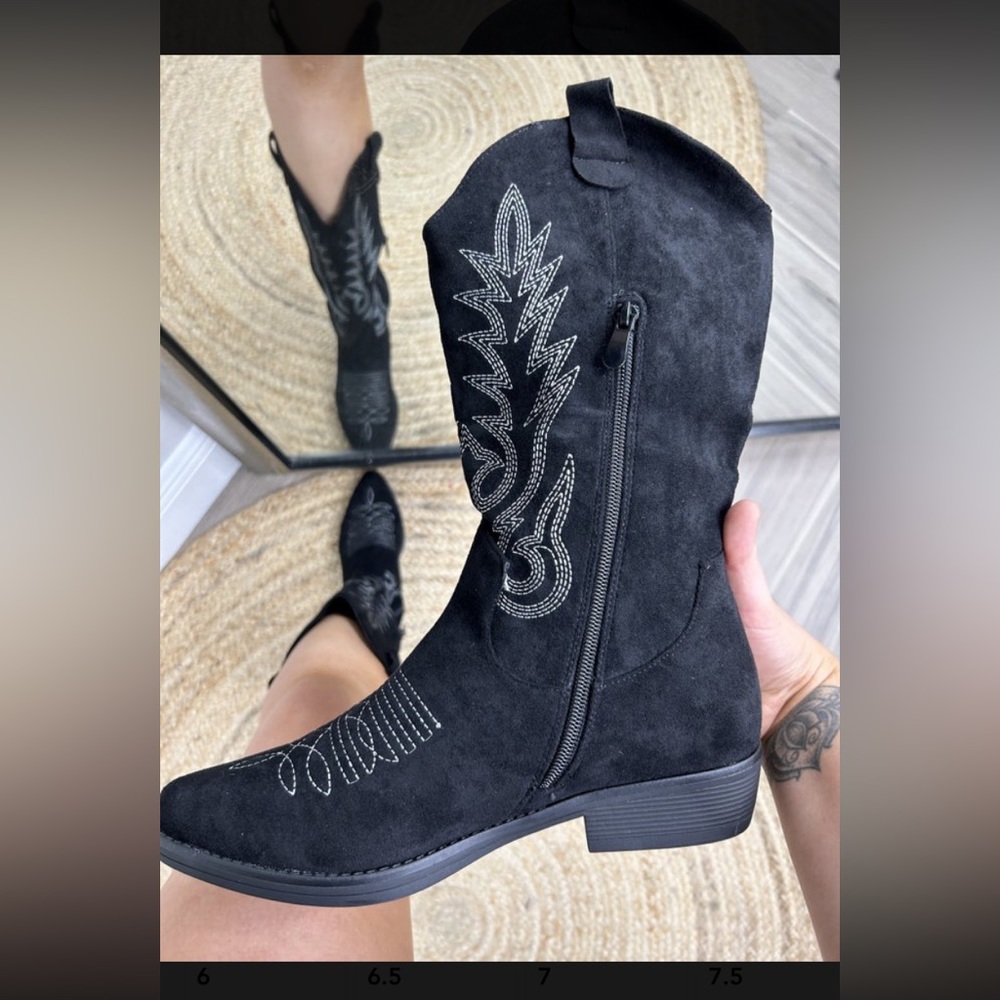 NWT Southern Bell Black Boot by Moata, size 9
